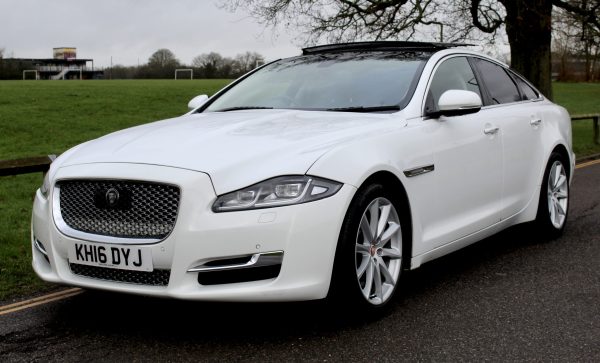 A Stunning 2016 XJ 3.0 V6 Supercharged "Premium Luxury" 340Bhp, Petrol, 8 Speed Automatic, X351 Model