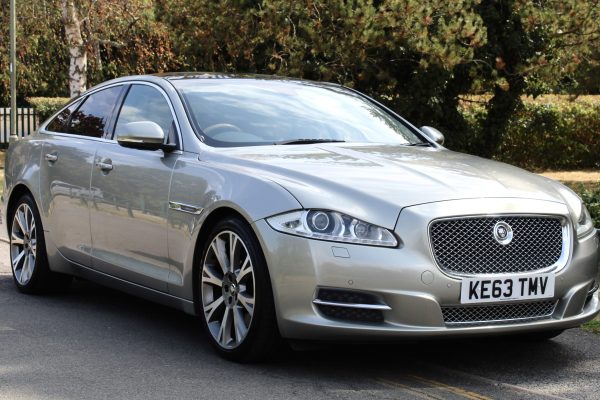 A Beautiful 2013/63 Jaguar XJ 3.0 V6 Supercharged Premium Luxury, Petrol with only 26000 Miles From New.